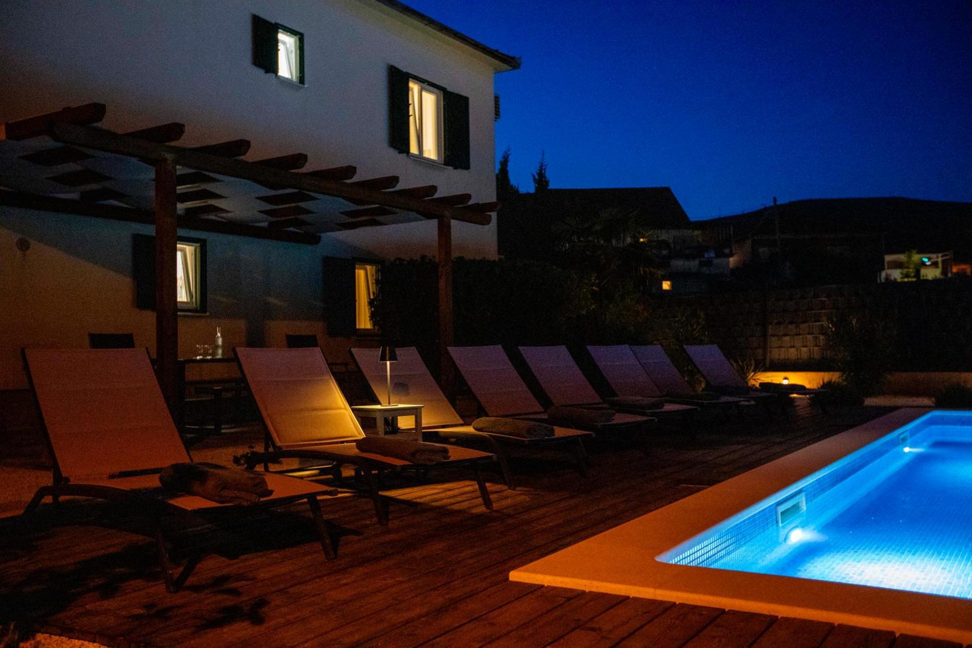 Apartment Laura โตรกีร์ ภายนอก รูปภาพ